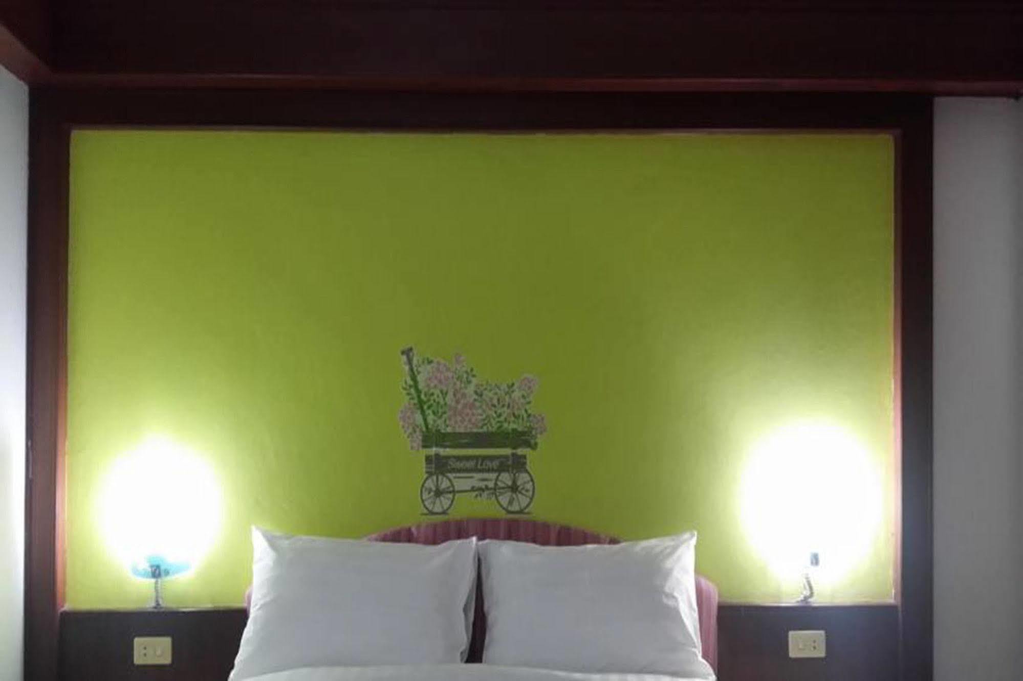The 1 Place Hat Yai Exterior photo